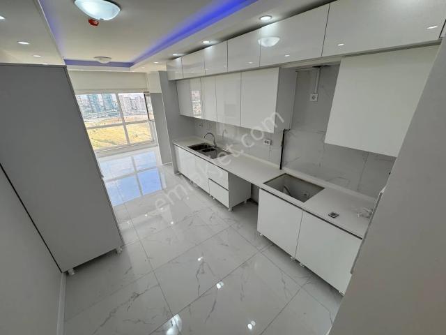 Güney Park 1 Sitesinde Ultra Lüx Vadi Göl Manzaralı 4+1 Satılık