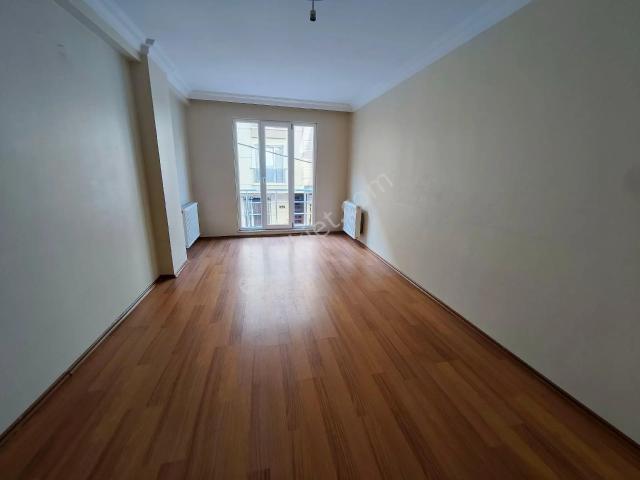 Güneyden Çarşıya Pazara Ulaşıma Yakın 2+1.85m2 Daire