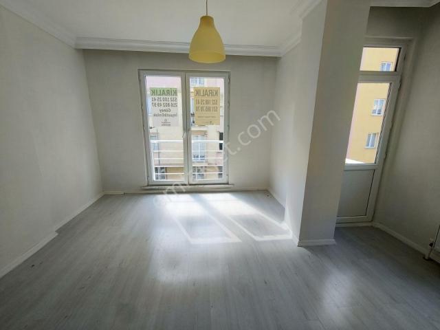 Güneyden Fındıklı Mah.de 2+1.85m2 Ara Kat Kiralık Daire