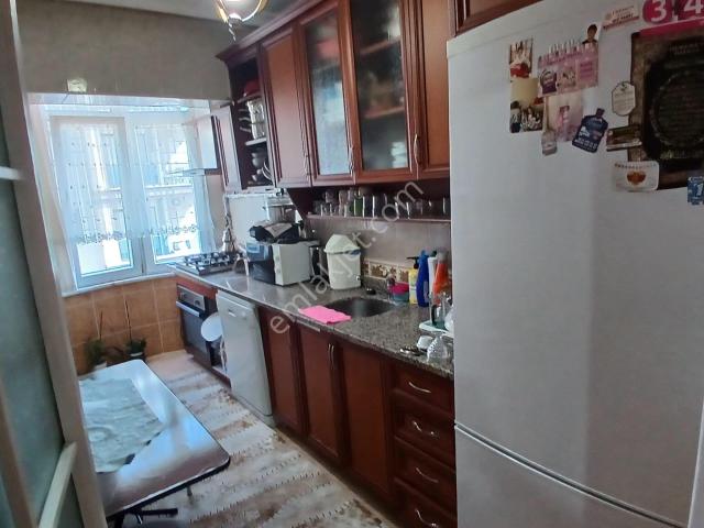 Güneyden Metroya 3 Dakika Yürüme 3+1.120m2 Ara Kat Daire