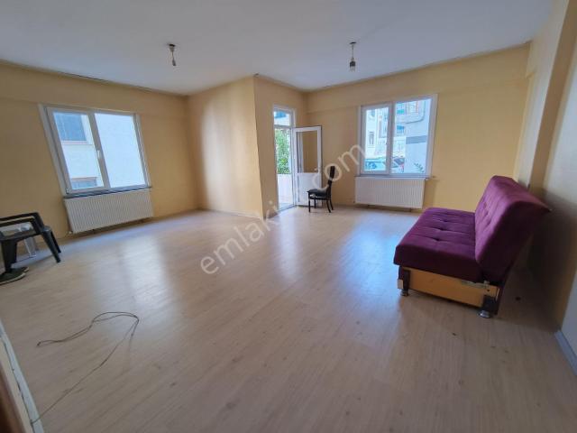 Güneyden Metroya 5 Dakika Yürüme 3+1.120m2 Kiralık Daire