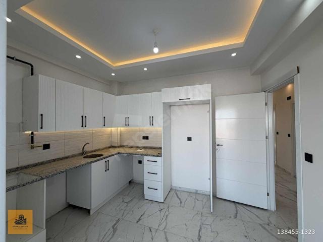 GÜNEY'DEN MUHTEŞEM LOKASYONDA 3+1 K.MUTFAK İSKANLI GENİŞ OTURUM