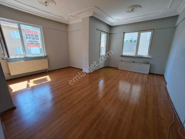 Güneyden Palmiye Sitesinde 3+1.120m2 Asansörlü Daire