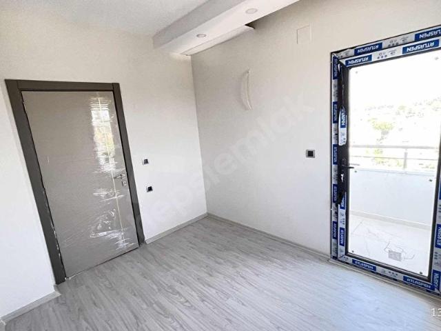 GÜNEY'DEN PTT EVLERİNDE OTURUMA HAZIR KISA KATLI 3+1