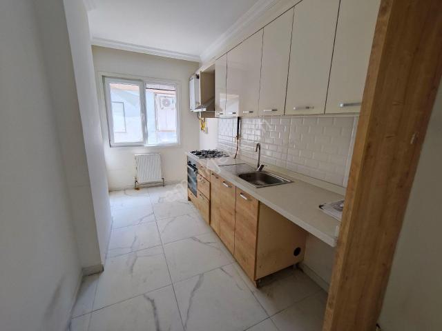 Güneyden Rota Sitesinde 2+1.90m2 Ara Kat Asansörlü Daire