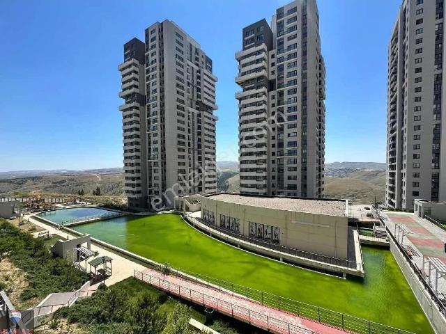 Güneypark 1' De Genış Ve Havuz Manzaralı Balkonlu 5+1 Daıre