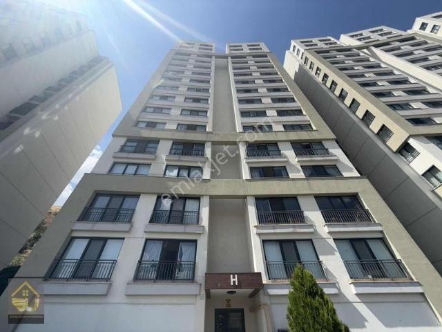 Güneypark 2'de Kiralık 4+1 180m² Bakımlı Daire