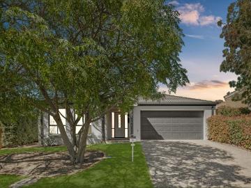 Gungahlin, Yass Valley, Victoria - Equipped kitchen