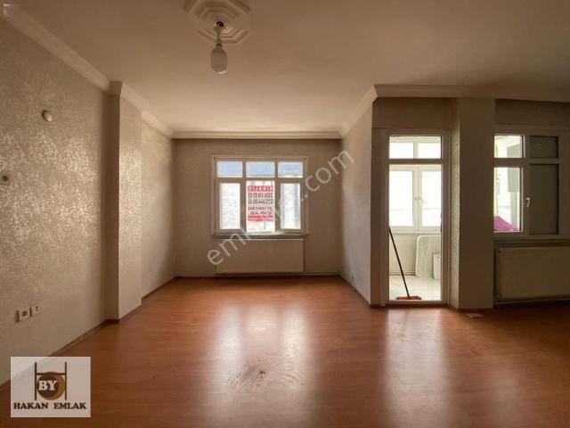 Güngören Akıncılarda Tramvaya Yakın 3+1 Kiralık Daire