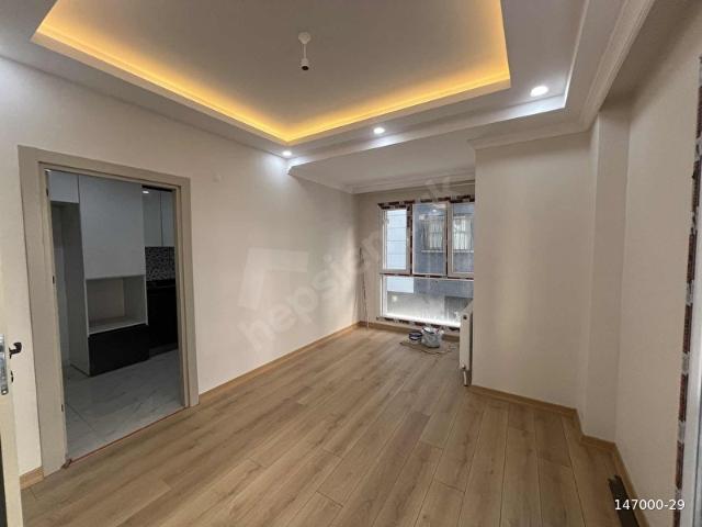 GÜNGÖREN GÜNEŞTEPE MAH. 1+1_45M2 YÜKSEK GİRİŞ KAPALI MUTFAK
