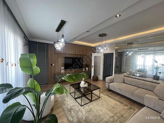 GÜNGÖREN HAZNEDAR 3+2_160M2 DUBLEX ÖZEL DEKORASYON