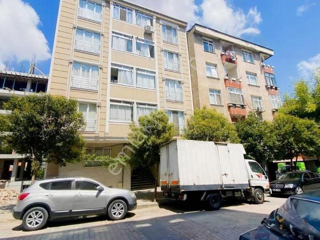 Güngören Haznedar'da Metro Yakını Kiralık 2+1 Daire