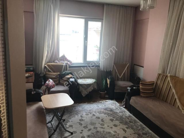 Güngören M.çakmak Mh 2+1 90m2 2.kat Satılk Daire yan Arka Cephe