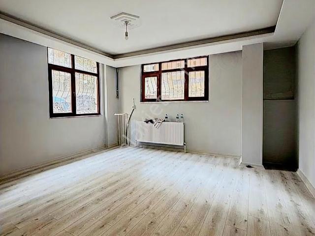 Güngören Merkez De Satılık 2+1, 90 M2 Sıfır Bahçe Kat Daire