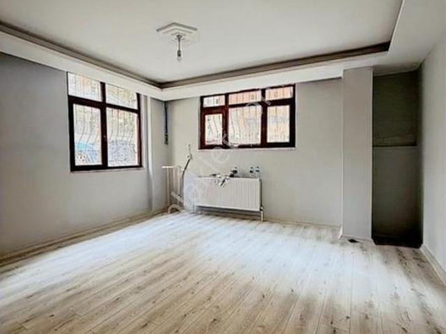 Güngören Merkez De Satılık 2+1, 90 M2 Sıfır Bahçe Kat Daire