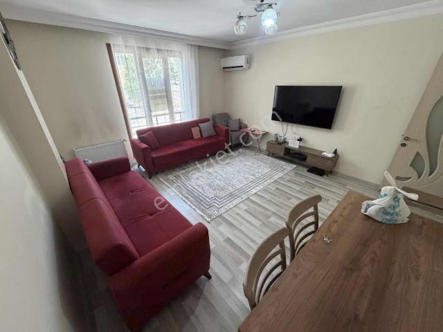Güngören Merkez Mah 3+1 120m2 1. Kat Krediye Uygun Satılık Daire