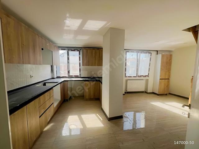 GÜNGÖREN MERKEZ MAH. 3+2_140M2 DUBLEX YENİ