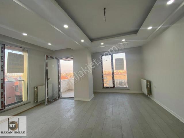 Güngören'de Sıfır Yapı 4+2 Dubleks Kiralık Daire
