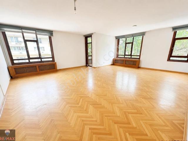 Güniz Sokak – Abay Kunanbay Köşesinde Prestijli Kiralık Ofis
