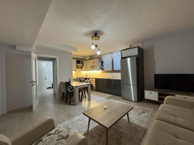 Günlükbaşında Nezih Bölgede Sahile Yakın 2+1 Lüks Eşyalı Daire