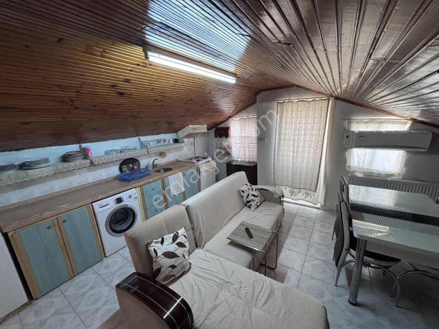 Günlükbaşında Uzun Süre Kiralık Eşyalı Çatı Katı 2+1 Ayrı Mutfak
