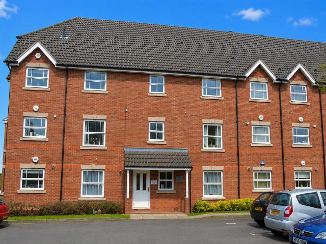 Gunner Grove, Sutton Coldfield B75, 2 bed flat to rent, £1,100 pcm | PrimeLocation