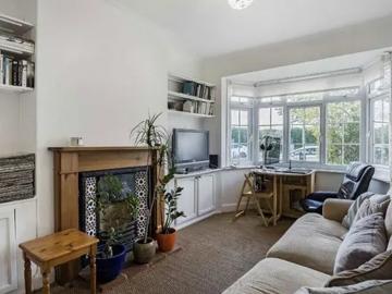 Gunners Road, London, SW18 3EZ, United Kingdom | 3 bed apartment for rent #140655115 | Rentberry