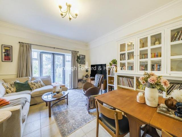 Gunnersbury Avenue, Ealing, London, W5 2 bed flat to rent £2,500 pcm £577 pw