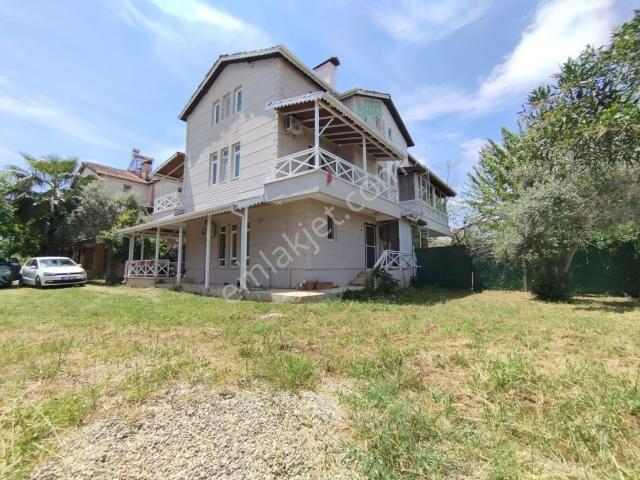 Günseli Golf Villaları'nda Satılık 3+1 Tripleks Villa