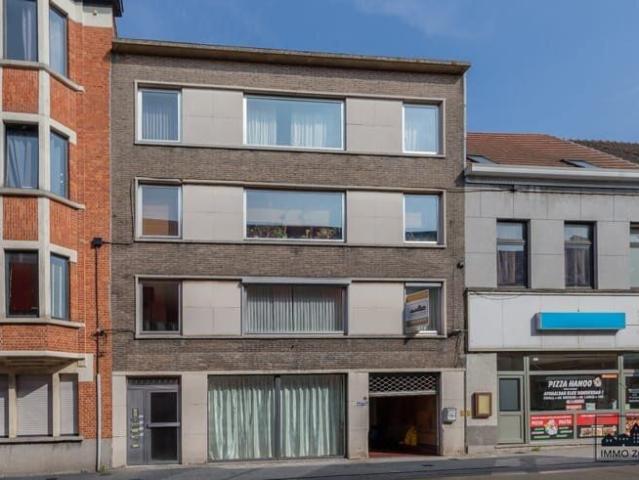 Gunstig gelegen 2 slaapkamer appartement met terras