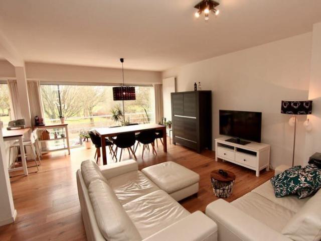 Gunstig gelegen 2 slpk. appartement incl. garage te Edegem