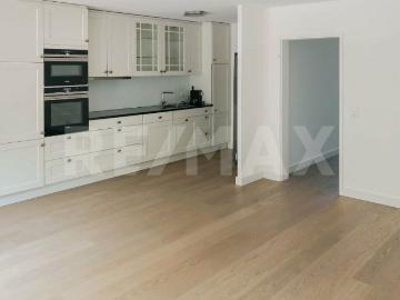 Günstig wohnen oder Investitionsobjekt renovierte, helle 3.5 Zimmer Wohnung