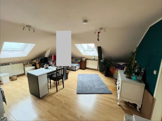 Günstige 2 RW im Dachgeschoss /Bad mit Fenster und Wanne Tauschangebot