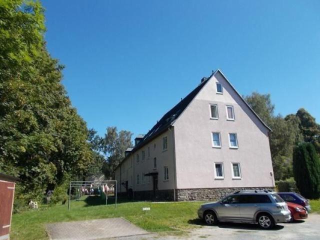 Günstige 2 Zimmer mit Laminat, SP und Dusche in ruhiger Lage! Kleiner und eigener Garten gratis