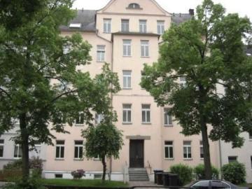 Günstige 2 Zimmer mit Wannenbad und Laminat in guter Lage!