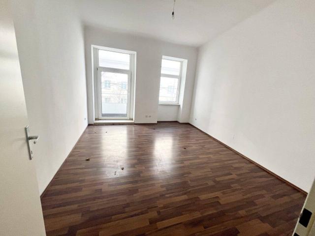 Günstige 3 Zimmer Wohnung mit Balkon! Im 1.ten Liftstock