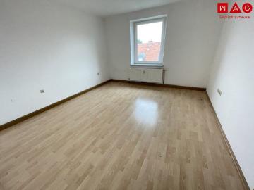Günstige 3 Zimmer Wohnung mit eigenem Garten!
