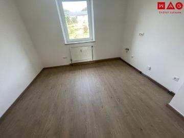 Günstige 3 Zimmer Wohnung mit eigenem Garten!