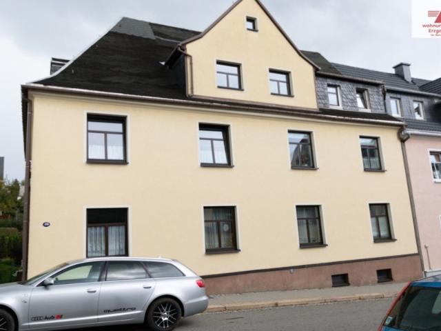 Günstige und moderne 2 Raum Wohnung in schöner Ortslage von Geyer!