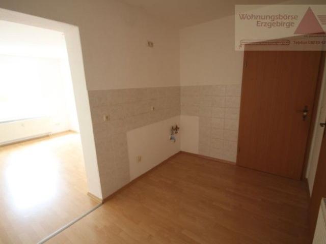 Günstige und moderne 2 Raum Wohnung in schöner Ortslage von Geyer!
