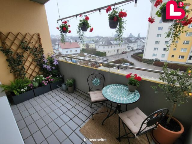 Günstige und neu sanierte Wohnung im obersten Stockwerk