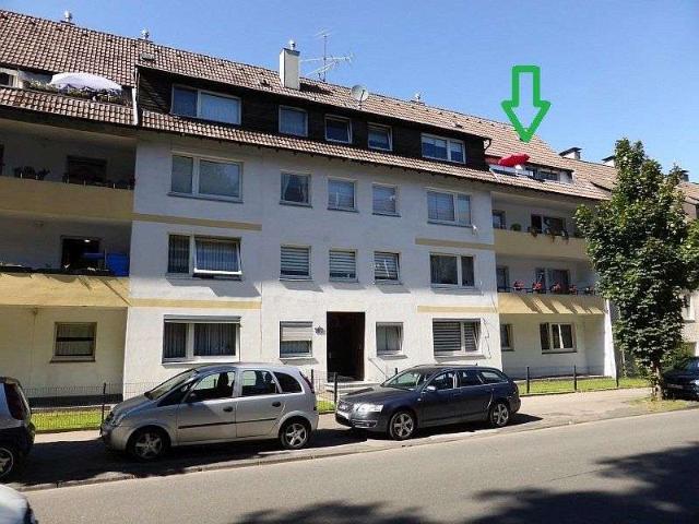 Günstige Dachgeschosswohnung mit kleinem Balkon
