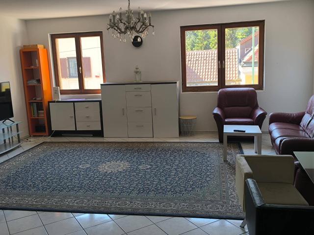 günstiges Einfamilienhaus in Kierling mit Pool, Sauna und Garten