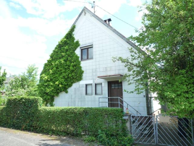 Günstiges renovierungsbedürftiges Haus mit kleinen Grundstück in Attnang Puchheim!