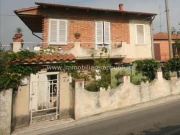 Guazzino vendesi casa singola disposta su due livelli di mq. 149m² Guazzino