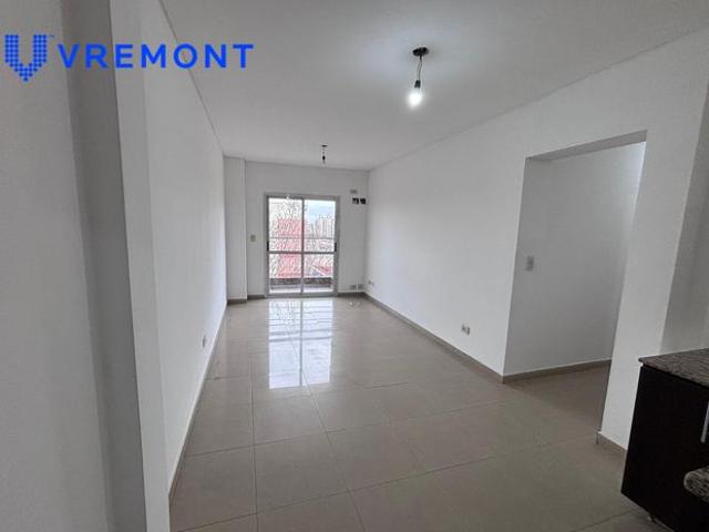 Gual 2300. Departamento 3 ambientes en alquiler. Pompeya