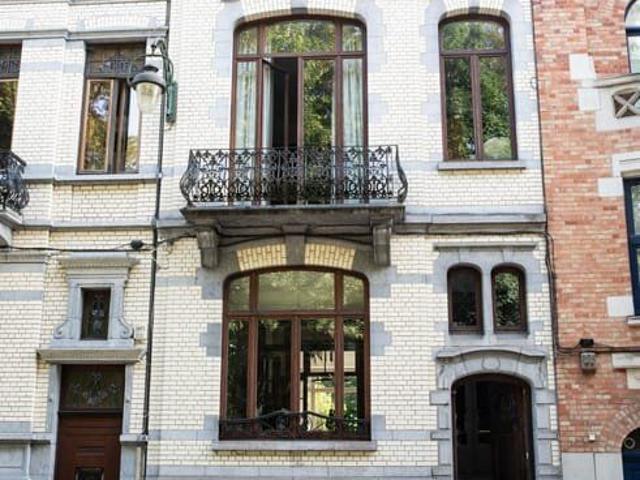 Guaranteed to steal your heart: a family home by Parc Elisab
