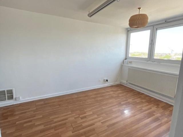 Guardianship: Variety of flats in Camden Town