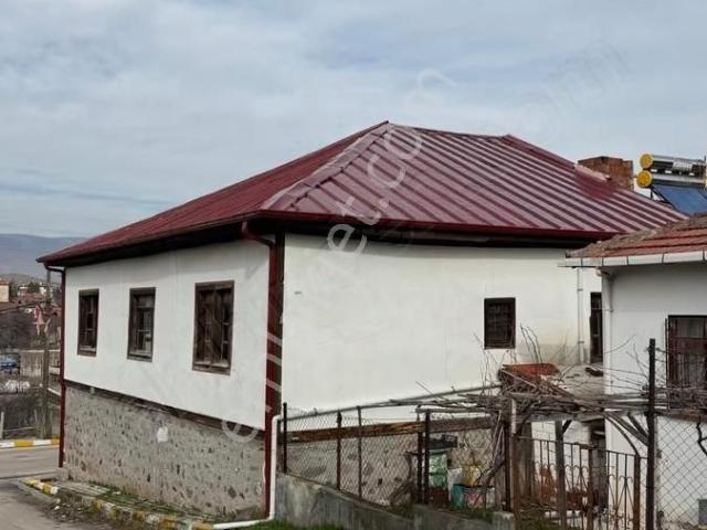 Güdül Emirler Cadde Üzeri Harika Geniş Satılık Müstakil Ev