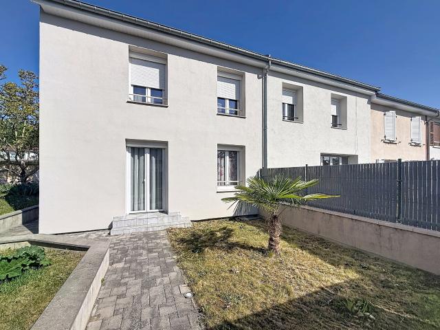 GUENANGE MAISON F5 avec beau terrain de 571m2 265000€